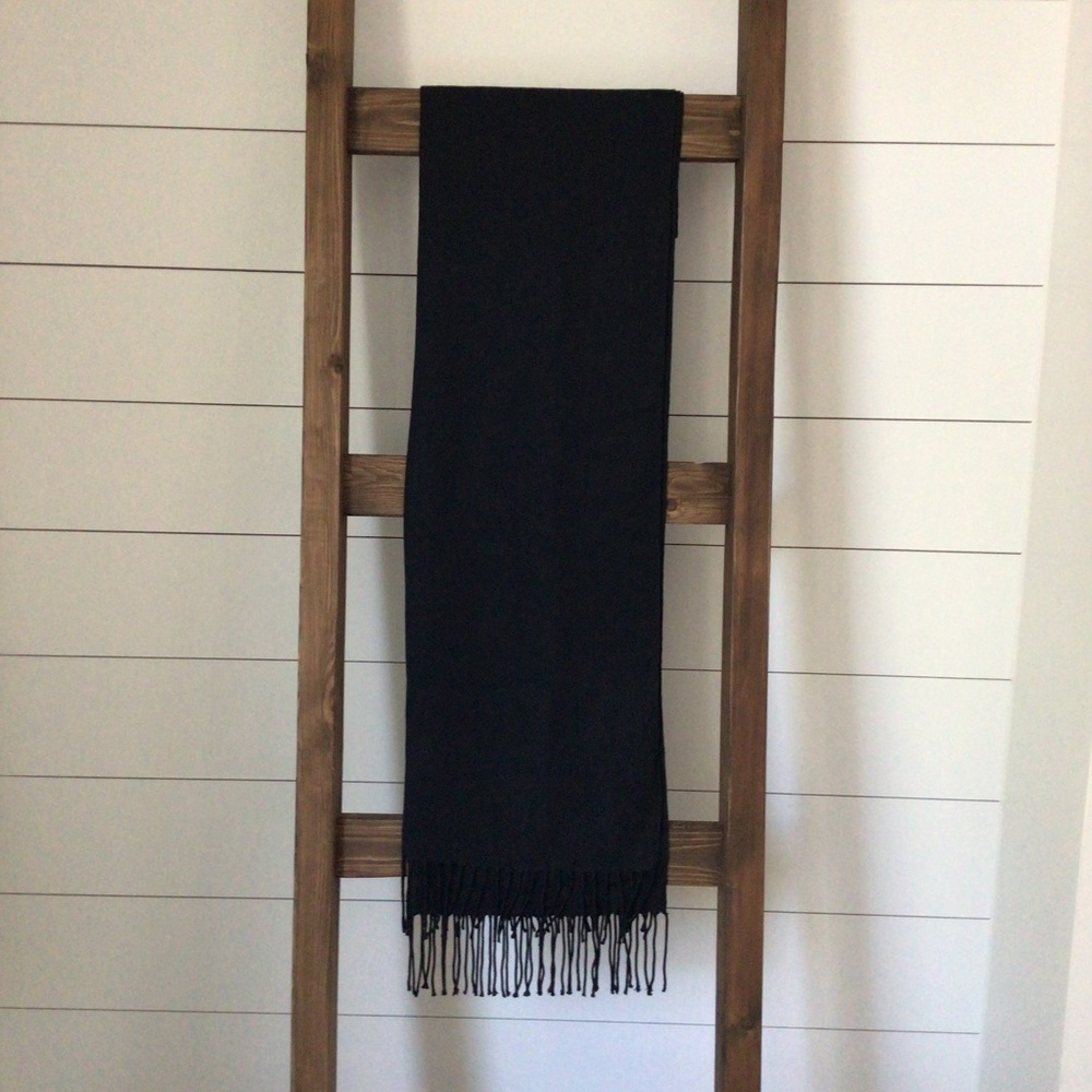 Liz Claiborne Black Paisley Wrap